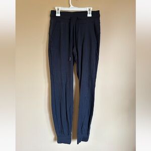 Lululemon women’s joggers